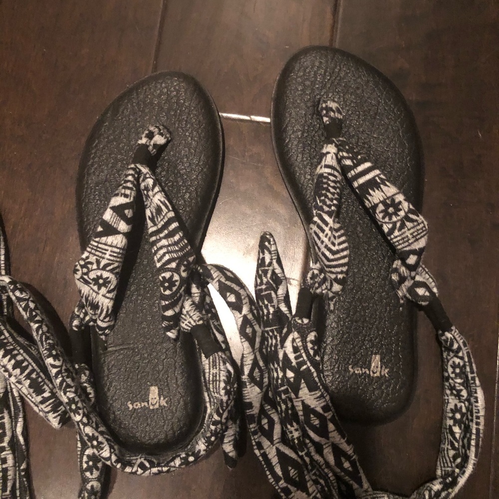 Sanuk cloud sandles